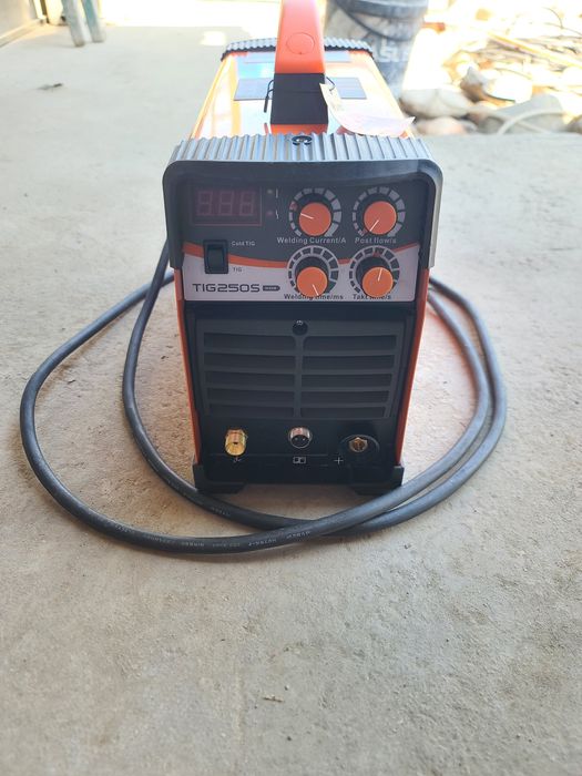 Продаётся сварочный аппарат TIG 250S W228