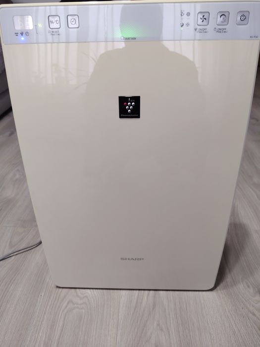 Purificator de aer Sharp,stare perfectă.