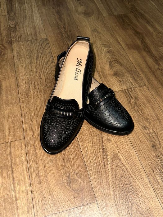 Женские классические туфли