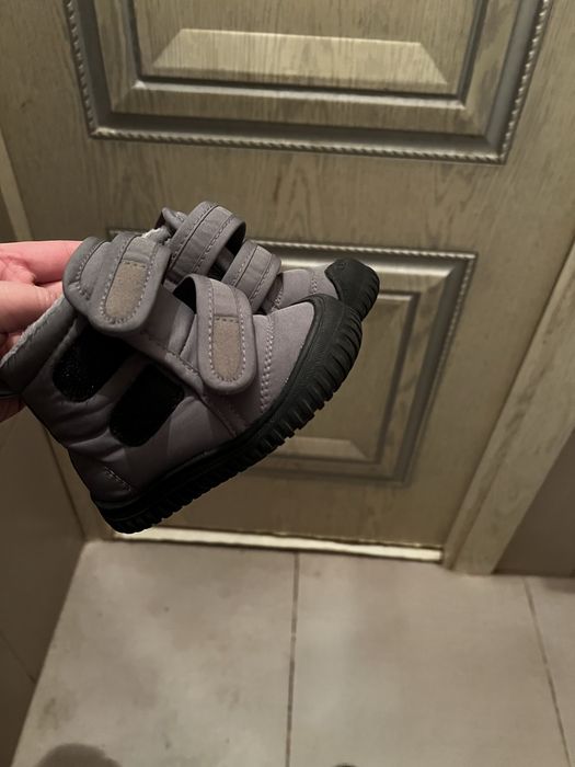 Продам ботинки для малыша(осень-весна)