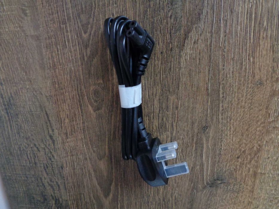 Захранващ кабел (английски стандарт)