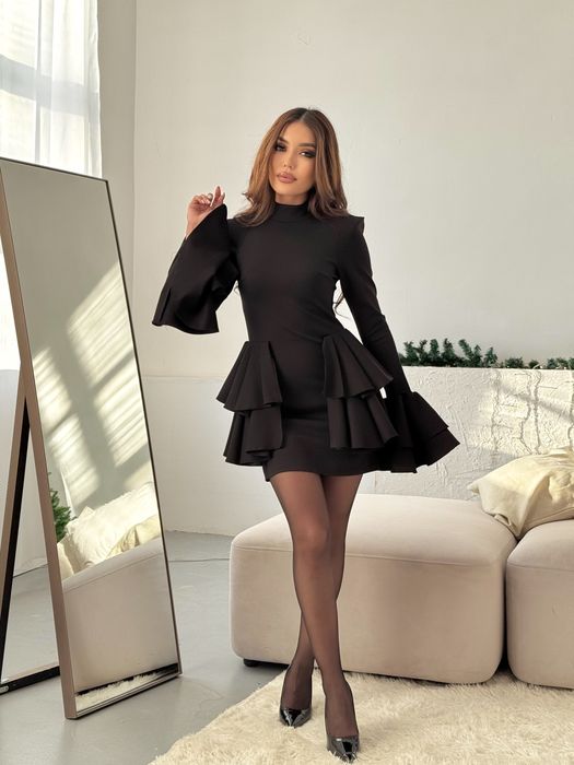 Платье короткое черное