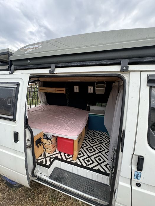 Продавам бус-кемпер Ford Transit 1994 г.