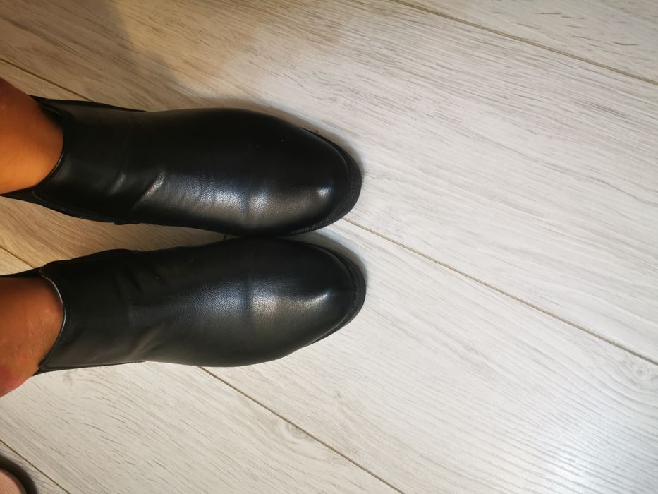 Ghete Bershka marimea 38