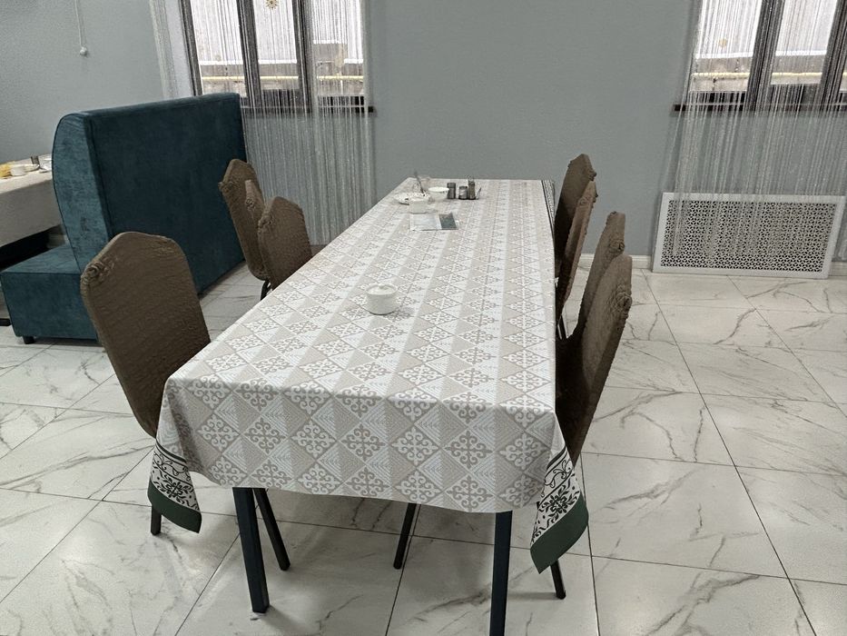 Продается стол 2,7 метров