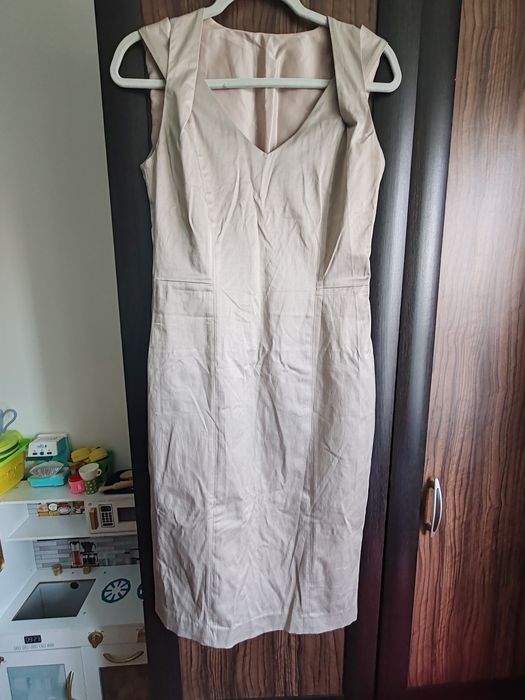 Vând rochie/costum de ocazie