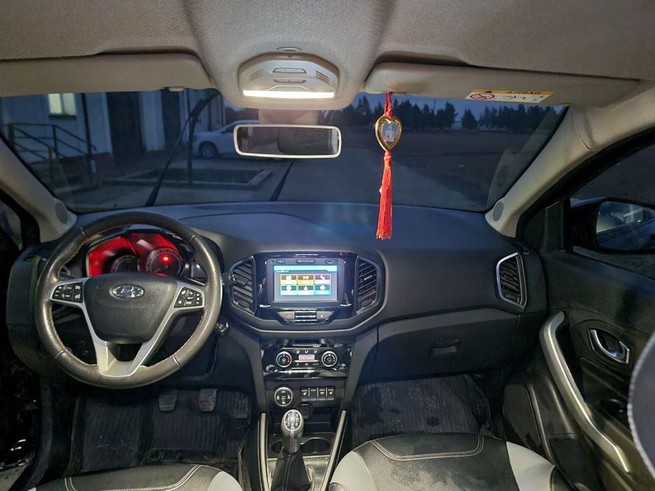 Lada x ray cross tez  va arzon sotiladi