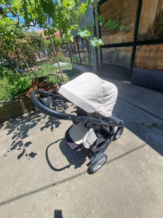 Бебешка количка X-lander с много подаръци към нея