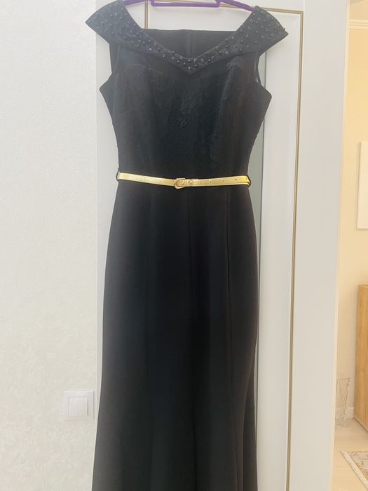 Платье вечернее