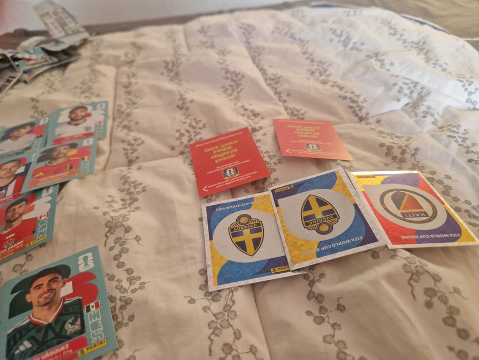Vand sau schimb peste 300 stickere world cup 2026