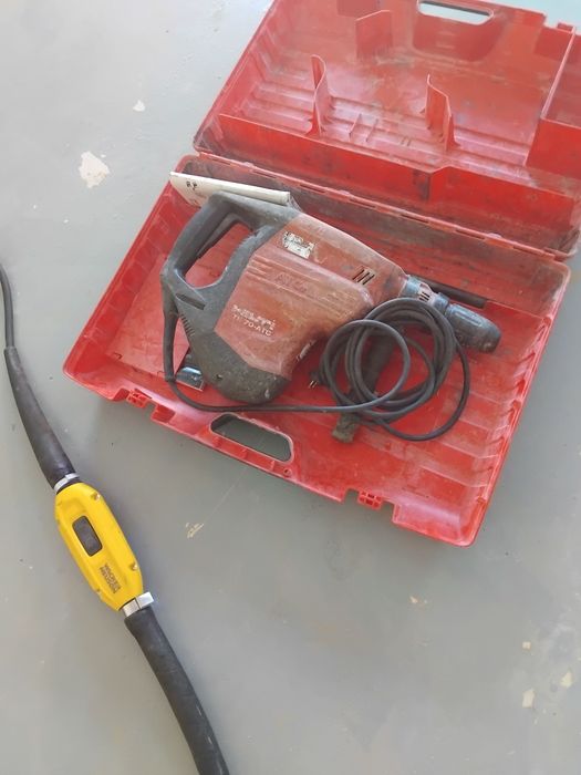 Se vinde vibrator  pt.beton