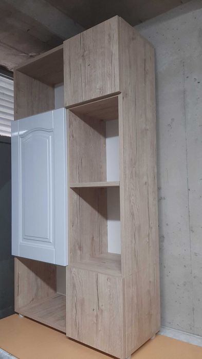 Етажерки. Шкаф. Чукче за входна врата  и  первази.