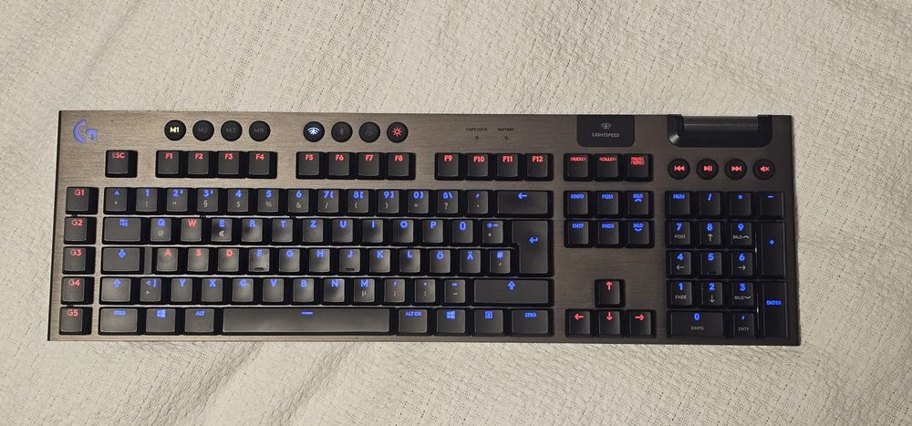 Logitech g915 lightspeed red, linear