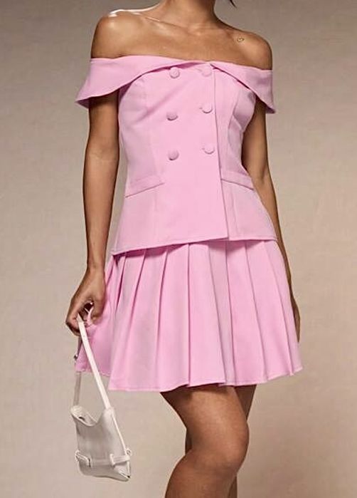 Compleu top și fustă roz