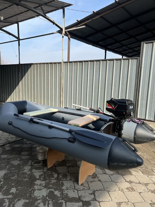 Продам лотку с мотором