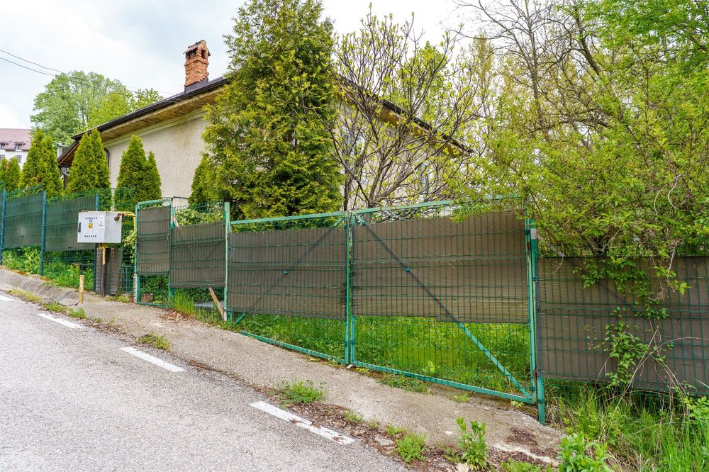 Parter vila 50mp cu intrare si curte separate