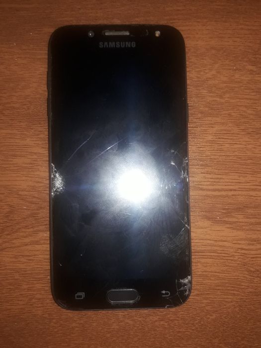 Телефон Galaxy J5 продаётся сломанный экран