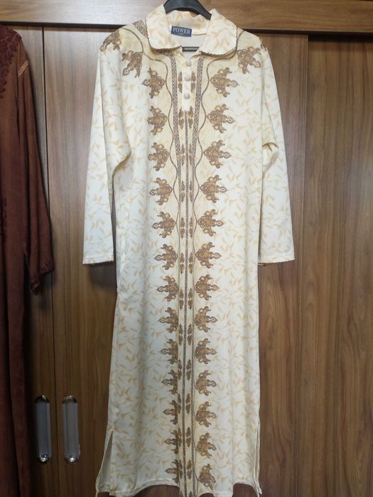 Uzun ko'ylak. Razmer 50-52.Длинное платье.Размер 50-52