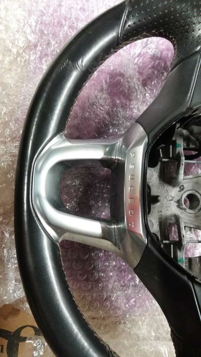 Части за Пежо 208