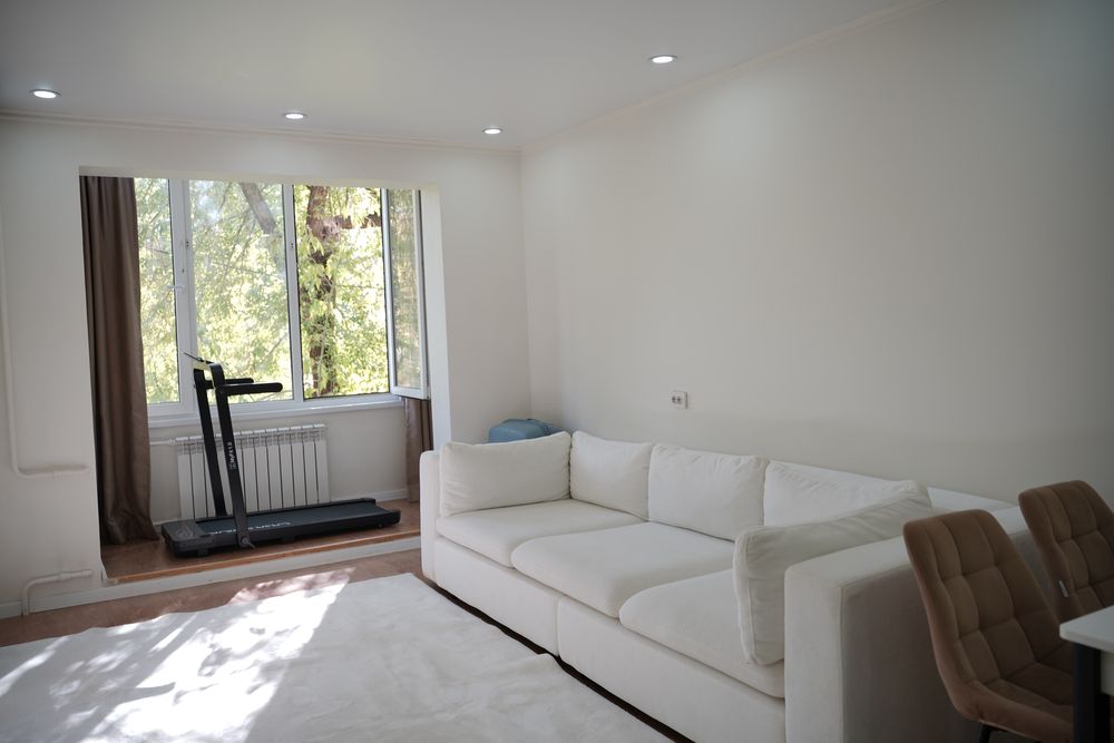 Диван белый из Пинтереста