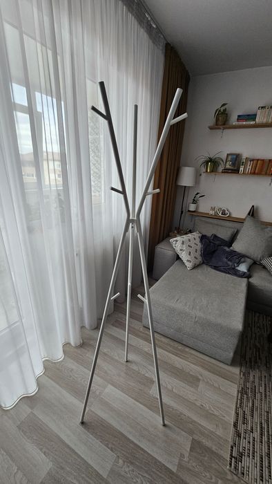 Cuier alb Ikea înălțime 169