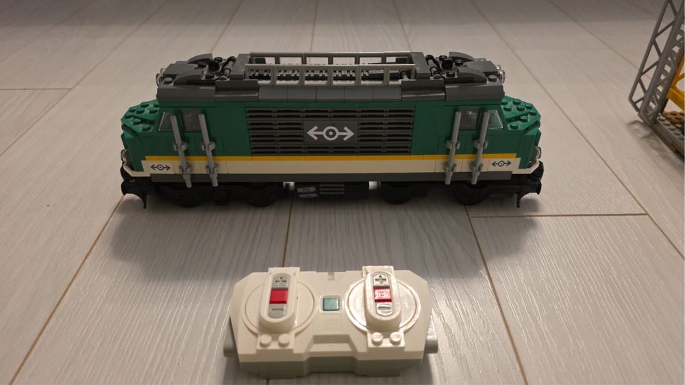 Tren Lego marfar electric cu telecomanda-cod 60198- asamblat