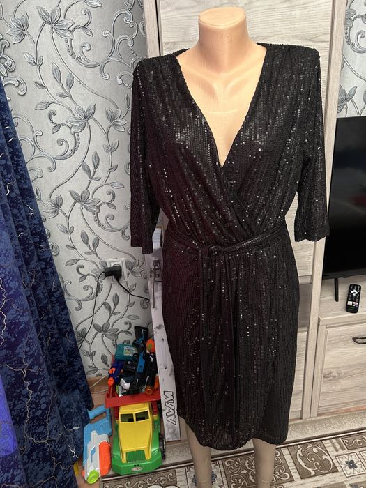 Платье пайетка 48размер