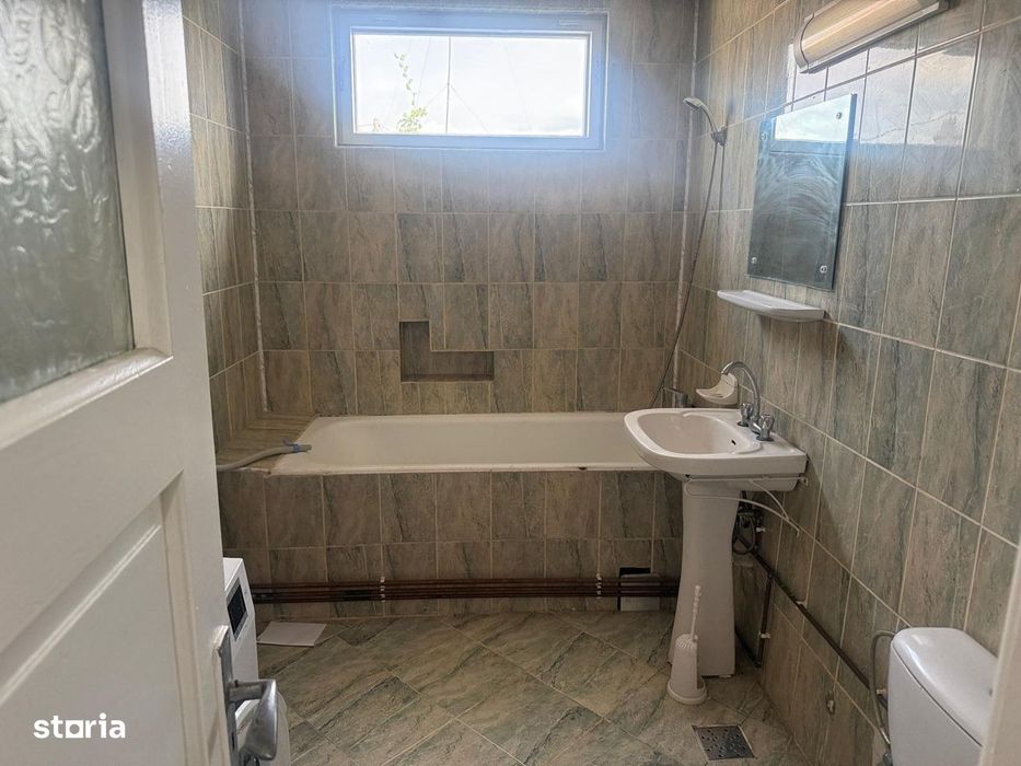 Inchiriere casa 4 camere, mobilata, Targoviste, zona Turnul Chindiei