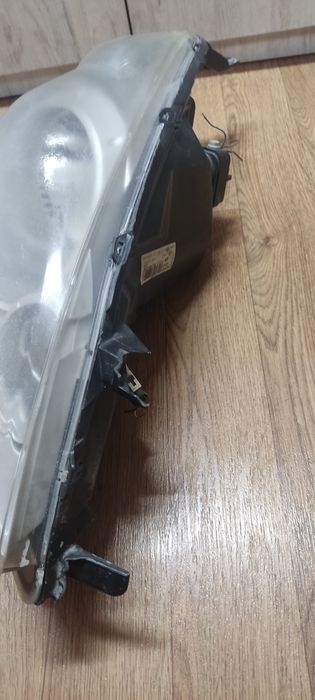 Продам фары на Ниссан Ноут