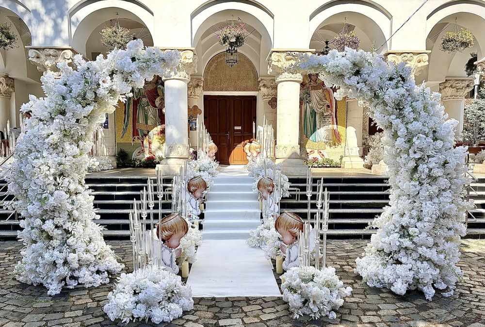 Aranjamente florale,aranjament cristelnița,cristelnița,nunta,botez