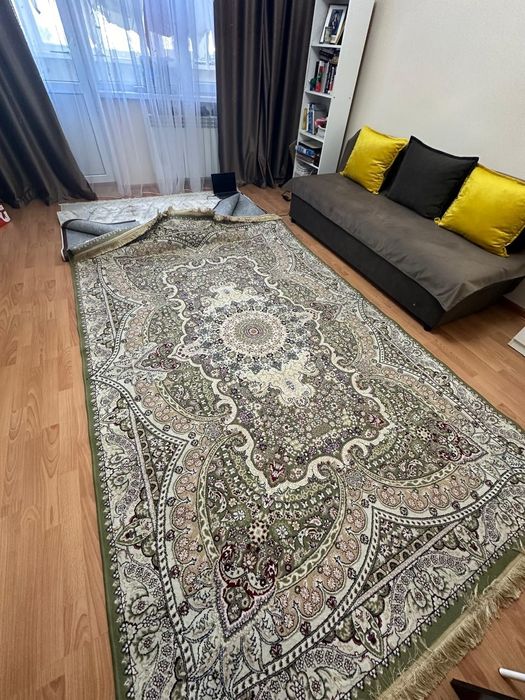 Продается ковёр 2х3 в хорошем состояний.