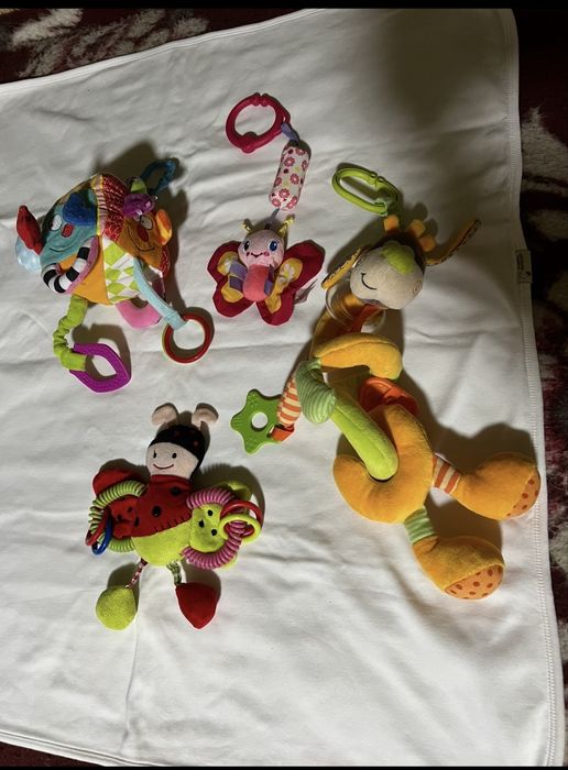 Манеж и постель в кроватку