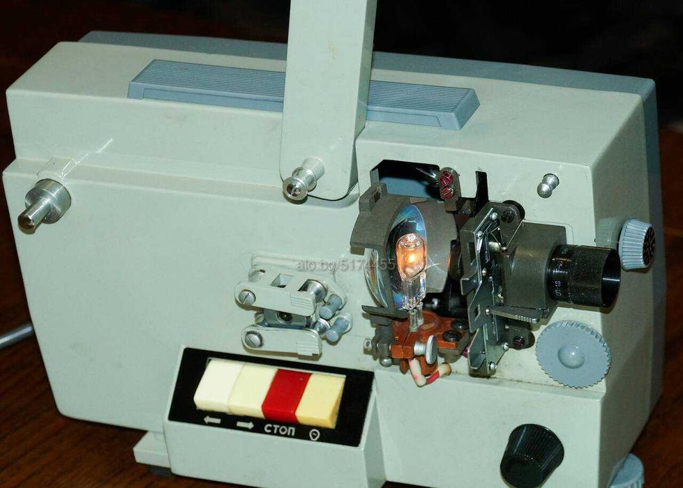 Киномашина/Прожекционен апарат - 8мм. и супер 8мм. " Русь"