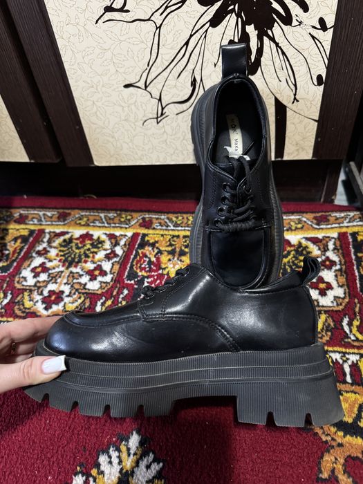 Продам классическую обувь