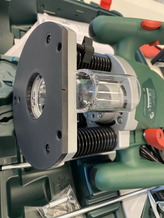 Оберфреза Bosch POF 1400 ACE