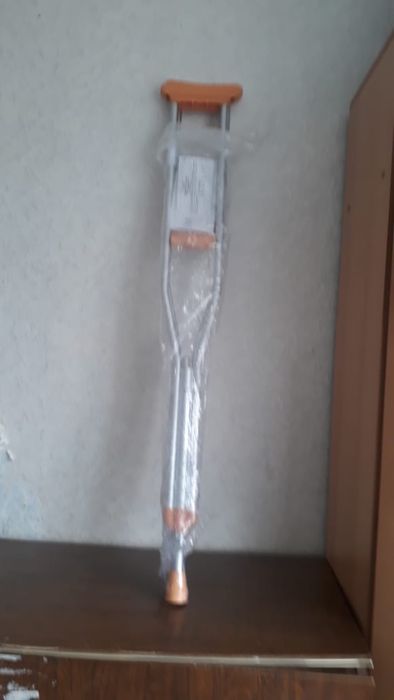 Продам костыли новые