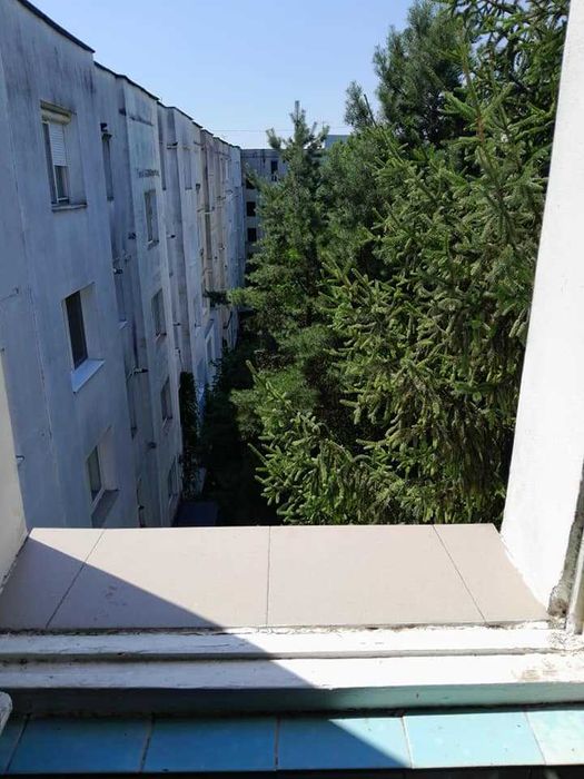 De vanzare apartament cu trei camere in Rodnei