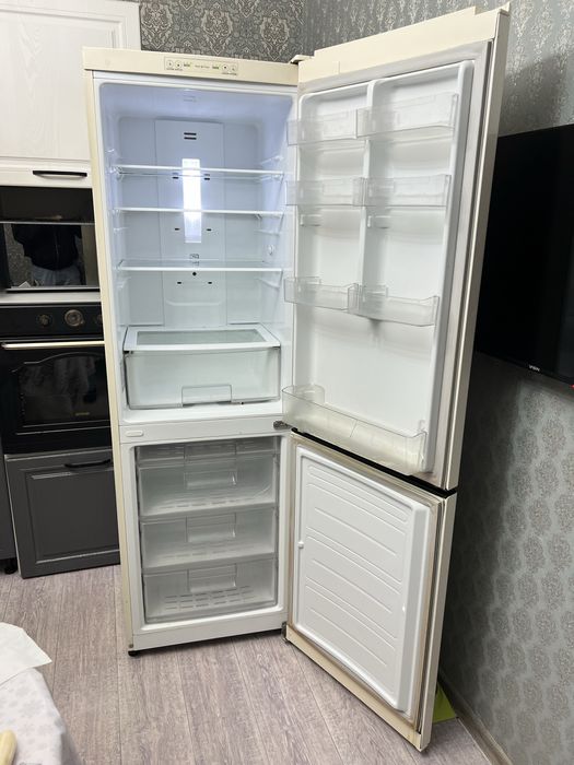 LG холодильник продам