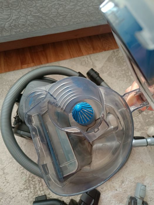 Пылесос Philips PowerPro Compact