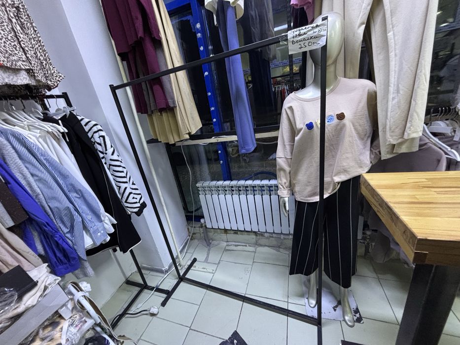 Реил стойка для одежды