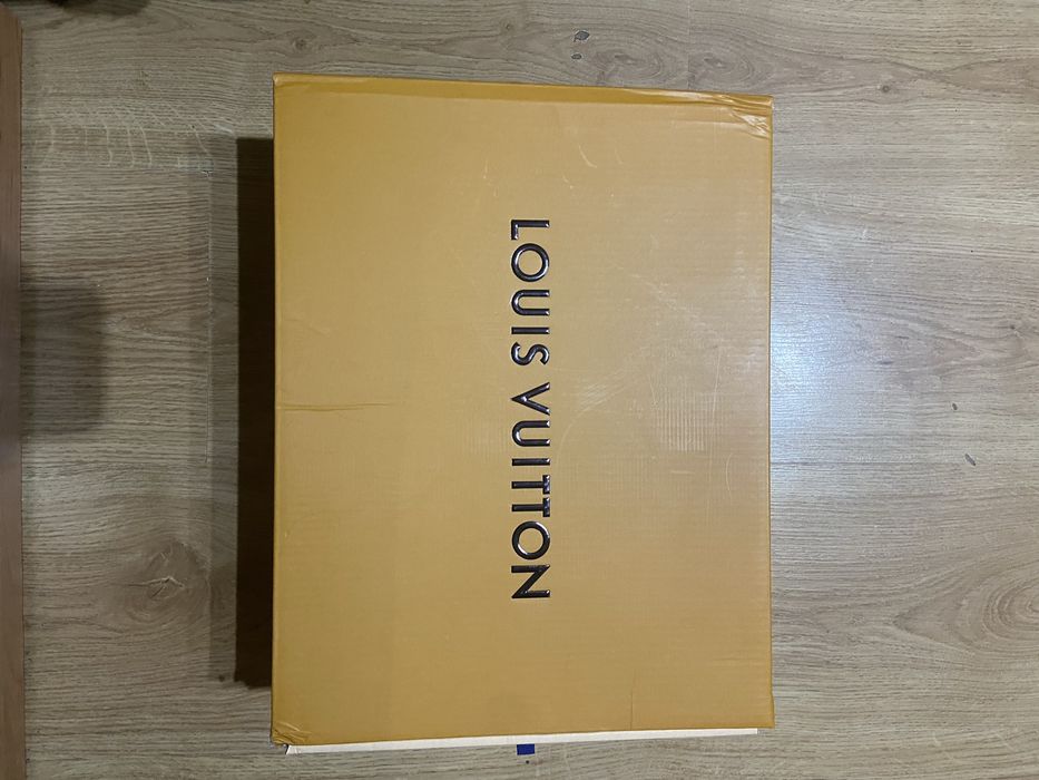 Обувки Louis Vuitton
