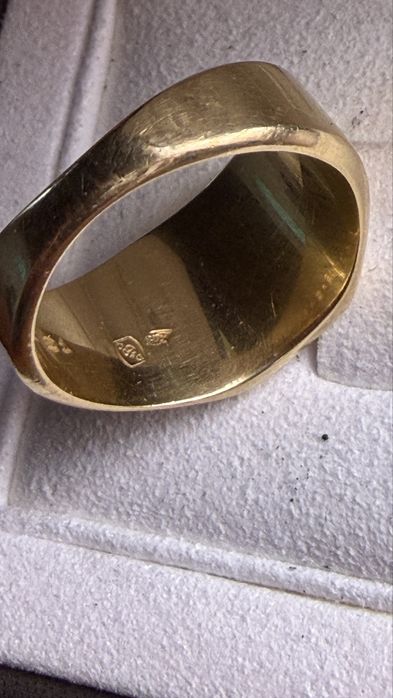 златен пръстен с печат 18k 14gr