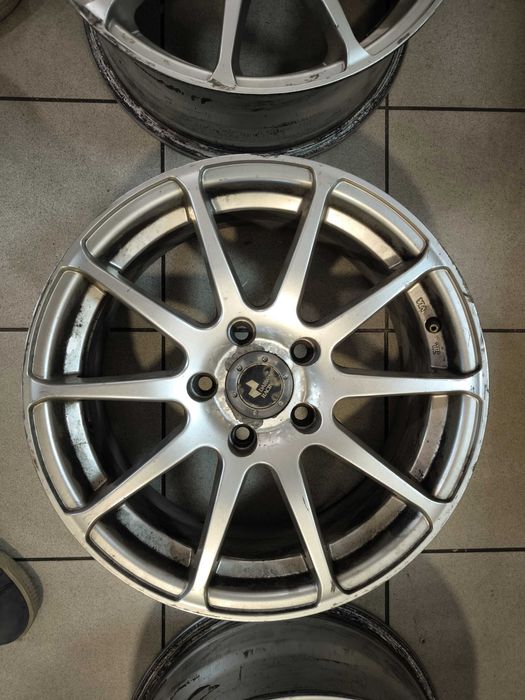 4 Джанти 16 цола, свалени са от Ауди B8