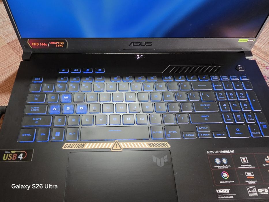 Asus TUF Gaming Laptop A17 /CPU  R7 7735/GPU 4060/16gb DDR5/ 17incha 144hz Full Hd! Като нов!