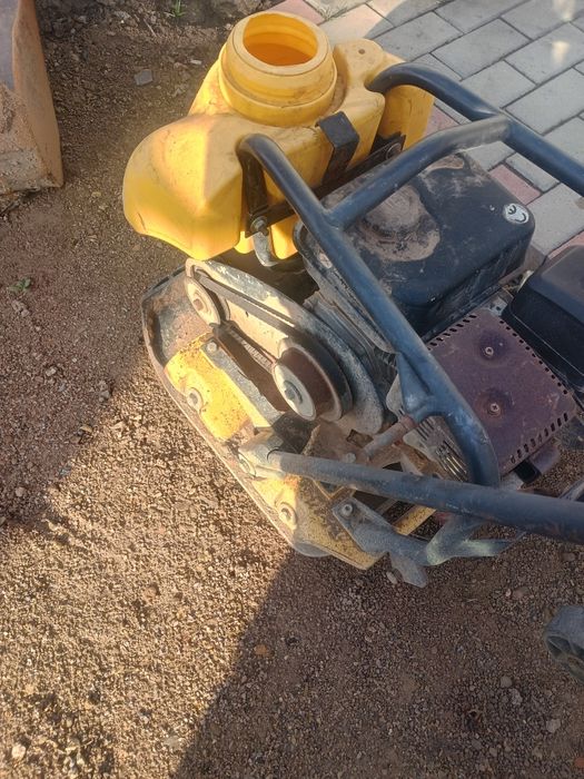 Виброплоча трамбовка