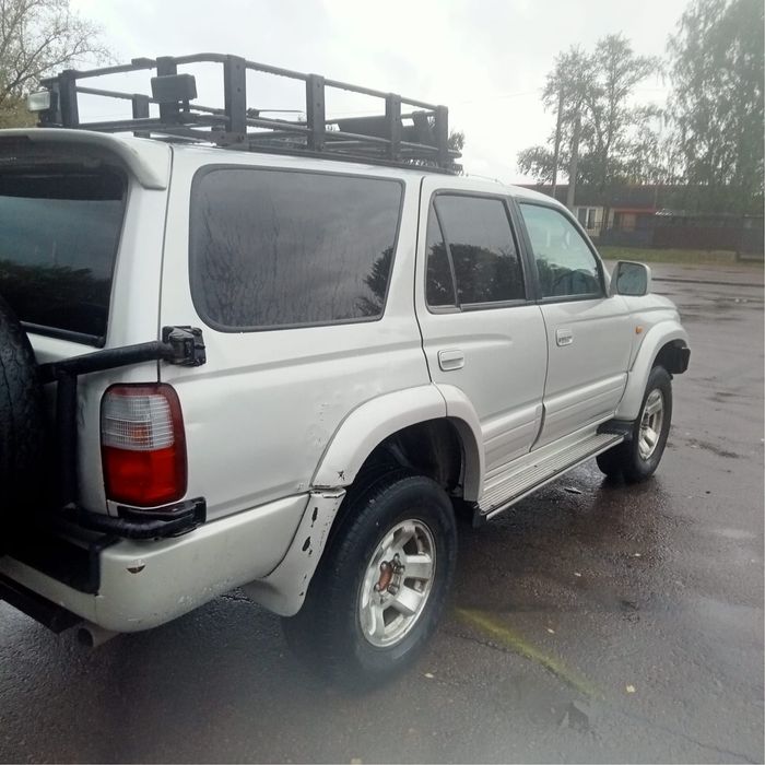 Tayota Hilux Surf