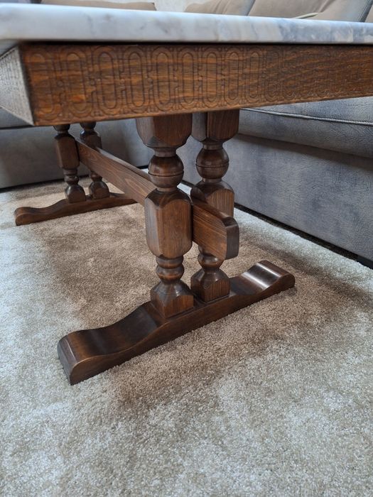 Холна маса (дърво и мрамор)