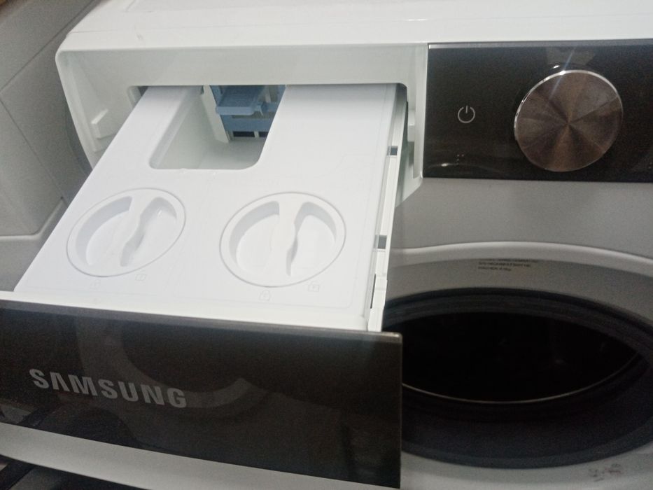 Mașina de spălat rufe Samsung autodose