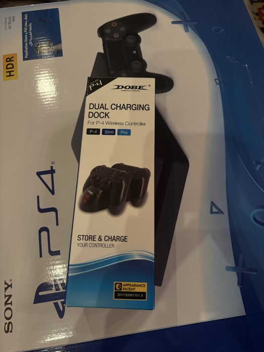 Продам приставку PS4 Slim