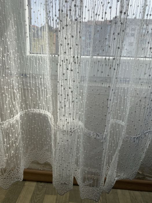 Красиво бяло перде